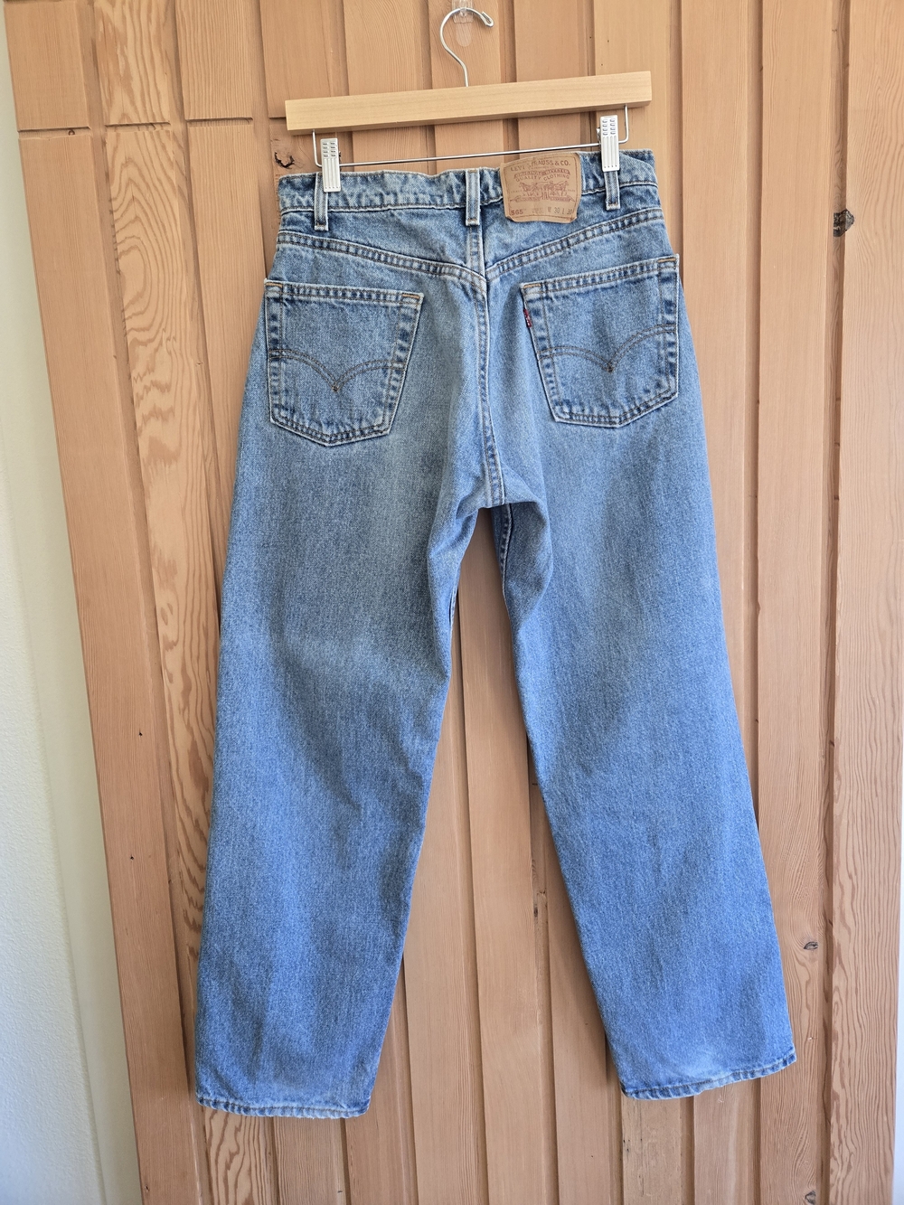 Vintage | Levi's 565 Loose Fit Wide Leg | Size 30X30